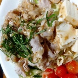 夏バテに！野菜と豚しゃぶの胡麻ドレサラダ